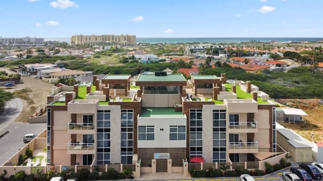 Aracari Residences by Bocobay - Luxury Condos 5 min Walk to Ritz and Palm Beach