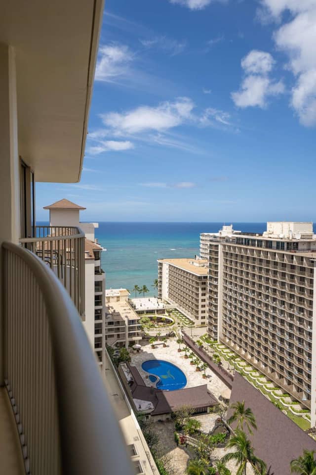 Embassy Suites by Hilton Waikiki Beach Walk — photo 2