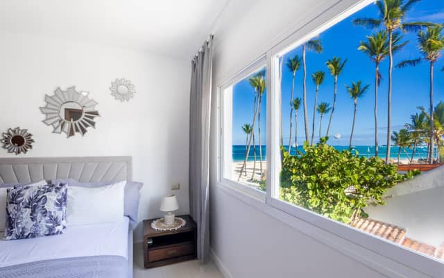 Beachfront Punta Cana Condo for Rent - Ocean View, Private Terrace, and BBQ — photo 4