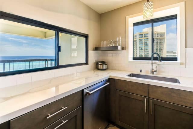 Aston Waikiki Beach Tower — photo 4