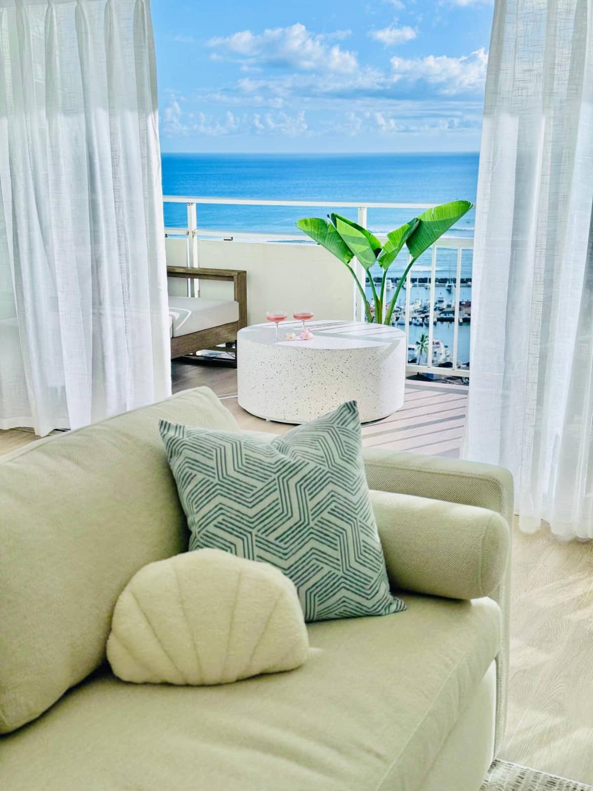 Panoramic Oceanview Resort - Full Kitchen in Each Unit, 2 Swimming Pools, Onsite Restaurants, Fireworks Every Friday