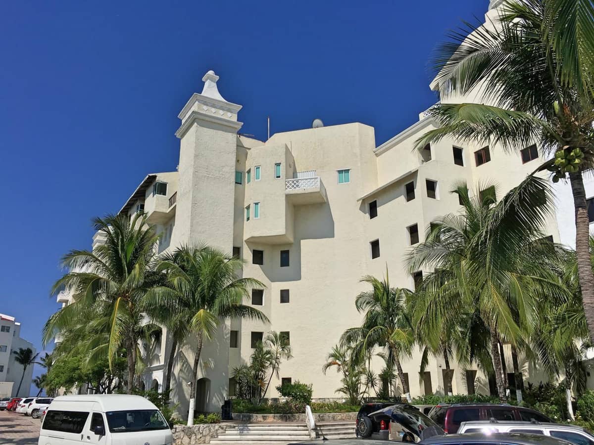 Cancun Plaza - Best Beach