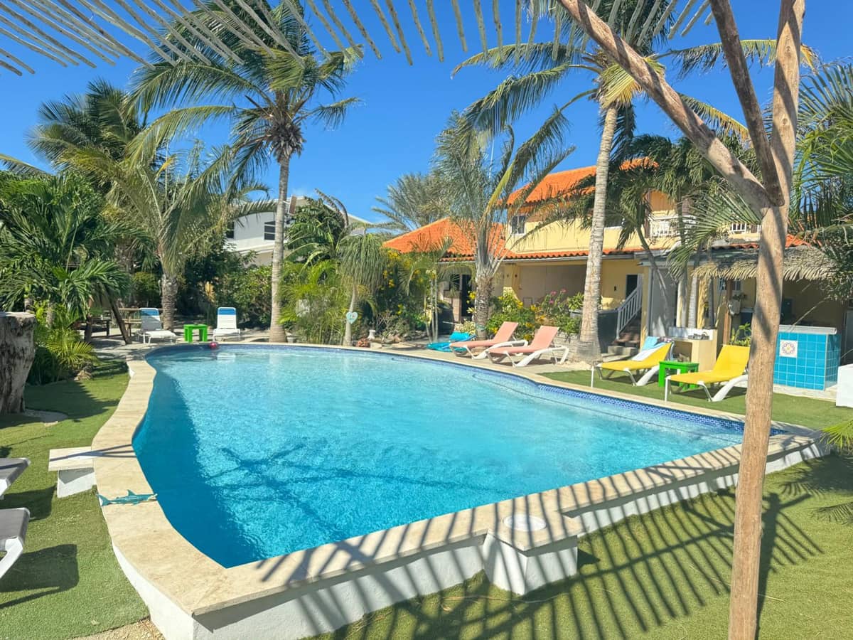 Casalina Garden 2 blocks to Palm Beach & Kitesurfing school