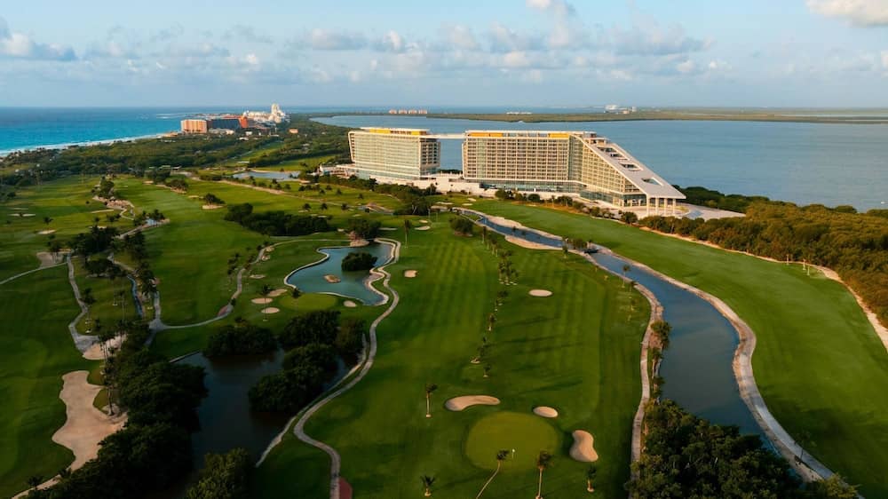 Hyatt Vivid Grand Island Cancun Adults Only All-Inclusive